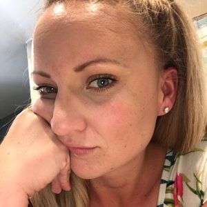 Meet your Posher, Hana